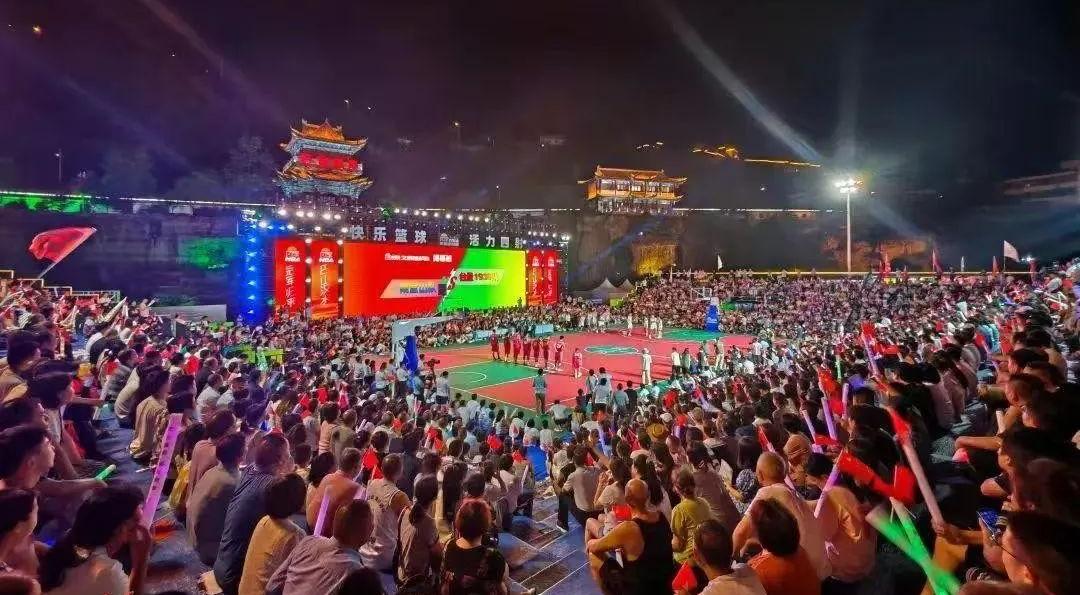 岚皋“村BA”：开启深度开放之门